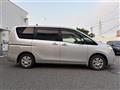 2011 Nissan Serena
