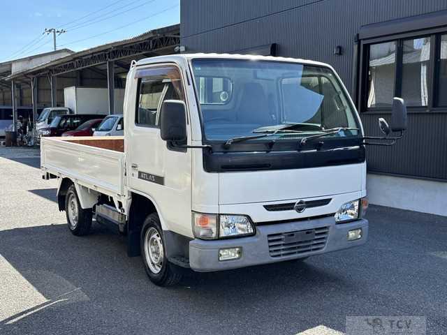 2004 Nissan Atlas