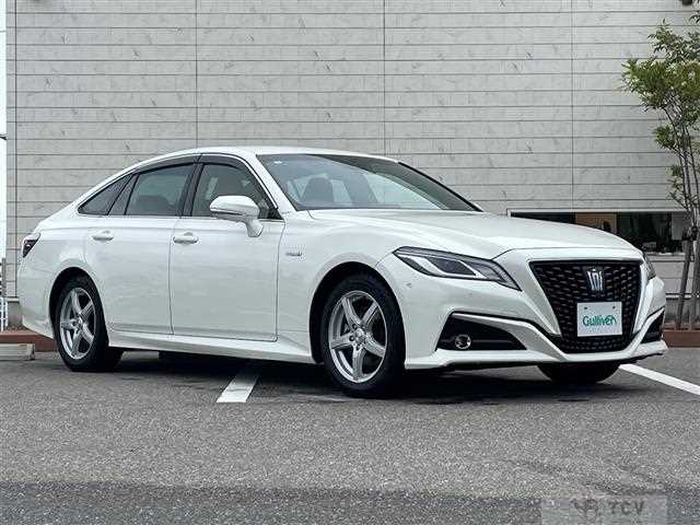 2019 Toyota Crown Hybrid