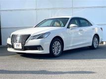 2015 Toyota Crown