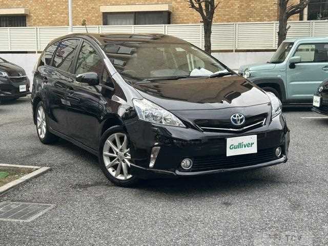 2013 Toyota PRIUS α