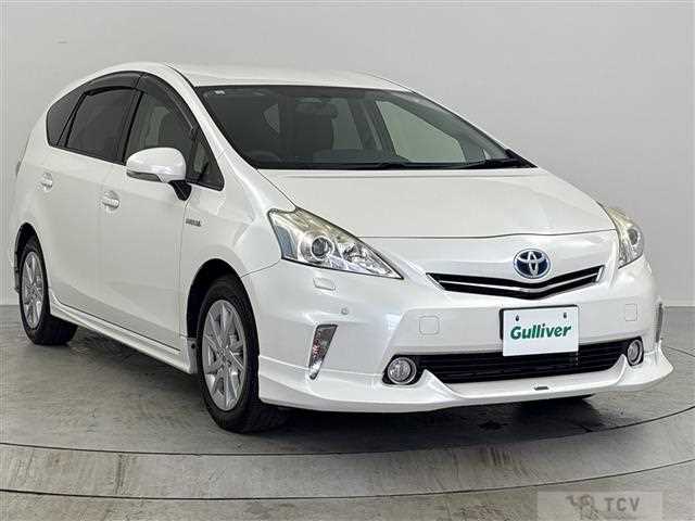 2013 Toyota PRIUS α