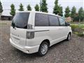 2005 Toyota Voxy