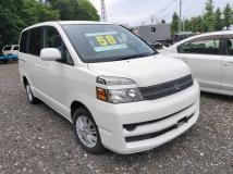 2005 Toyota Voxy