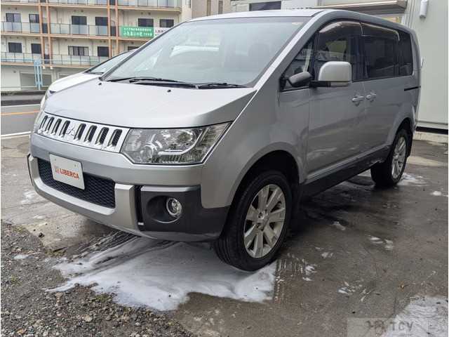 2012 Mitsubishi Delica D5