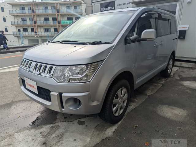 2015 Mitsubishi Delica D5