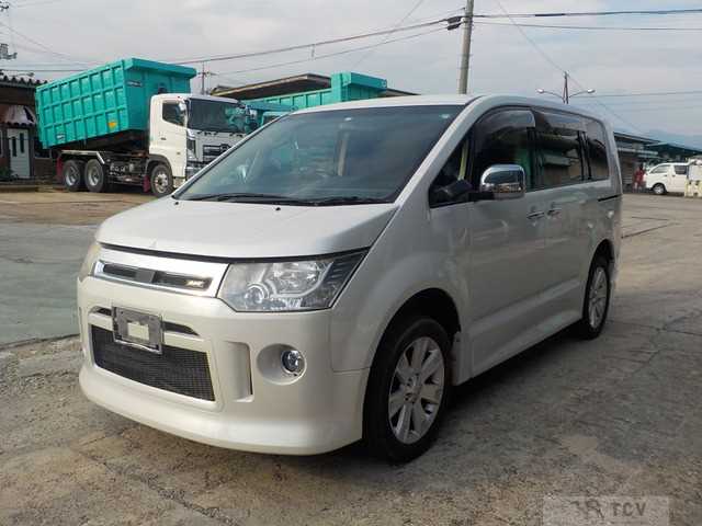 2012 Mitsubishi Delica D5