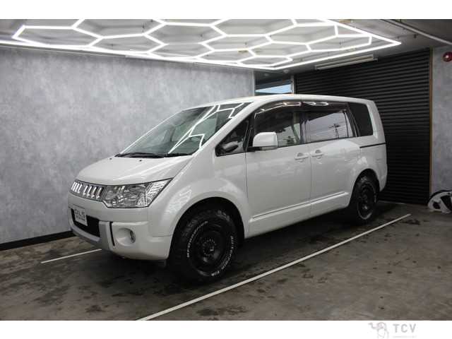 2014 Mitsubishi Delica D5