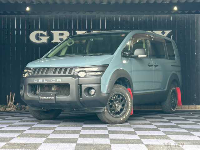 2012 Mitsubishi Delica D5