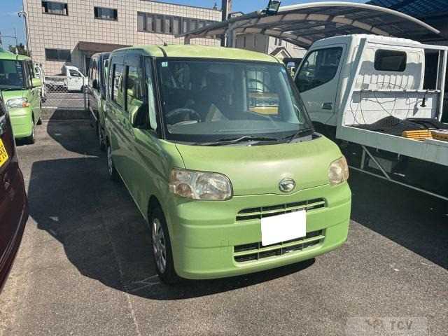 2011 Daihatsu Tanto
