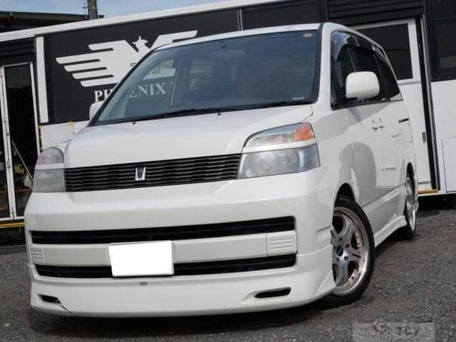 2002 Toyota Voxy