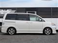 2002 Toyota Voxy