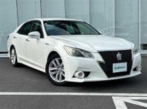 2015 Toyota Crown Hybrid