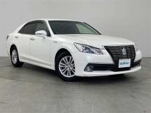 2014 Toyota Crown Hybrid