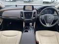 2019 Toyota Crown Hybrid