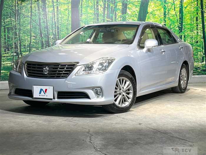 2012 Toyota Crown