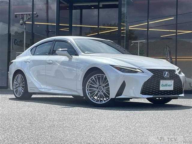 2021 Lexus IS
