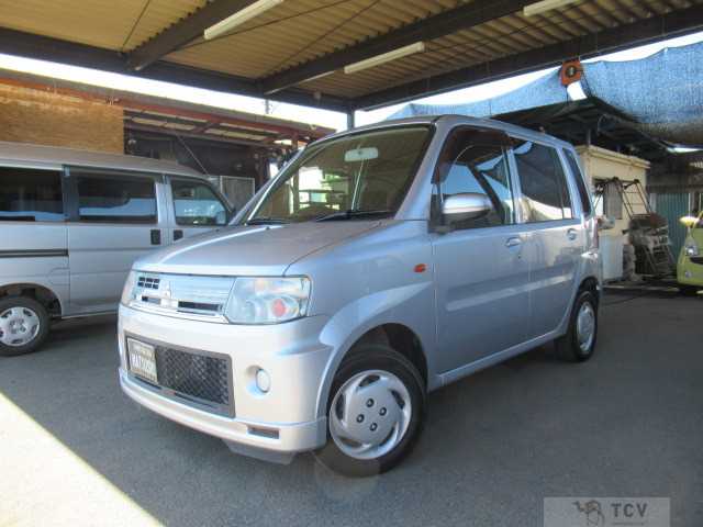 2011 Mitsubishi Toppo