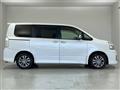 2010 Toyota Voxy