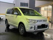 2010 Mitsubishi Delica D5
