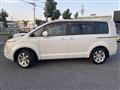 2013 Mitsubishi Delica D5