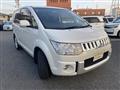 2013 Mitsubishi Delica D5