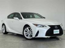 2023 Lexus IS