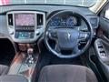 2013 Toyota Crown Hybrid