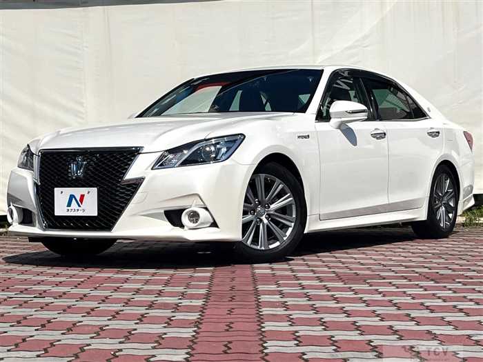2013 Toyota Crown Hybrid