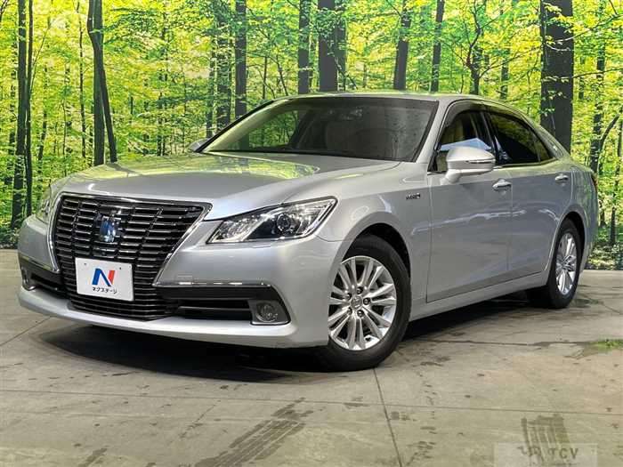 2013 Toyota Crown Hybrid