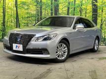 2013 Toyota Crown Hybrid