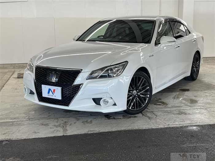 2014 Toyota Crown Hybrid