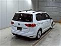 2016 Volkswagen Golf Touran