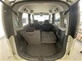 2011 Nissan ROOX