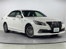 2015 Toyota Crown Hybrid