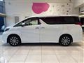 2017 Toyota Alphard Hybrid