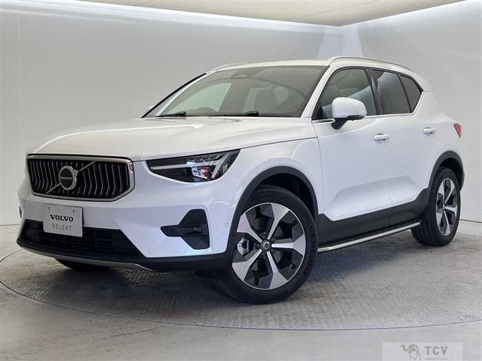 2025 Volvo XC40