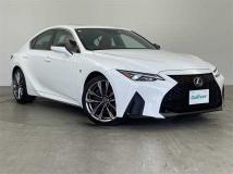 2021 Lexus IS