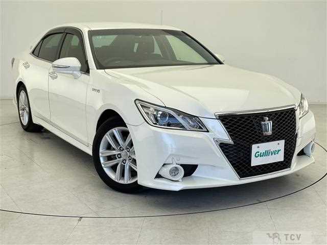 2013 Toyota Crown Hybrid