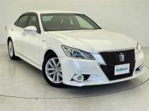 2013 Toyota Crown Hybrid