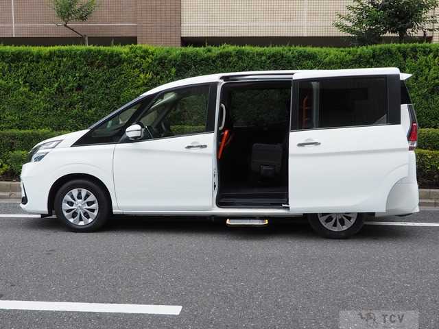 2021 Nissan Serena