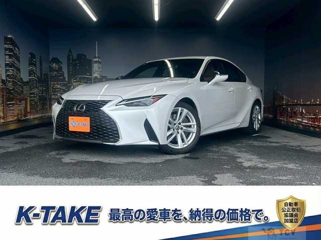 2021 Lexus IS