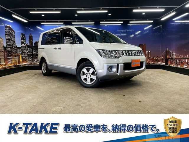 2014 Mitsubishi Delica D5