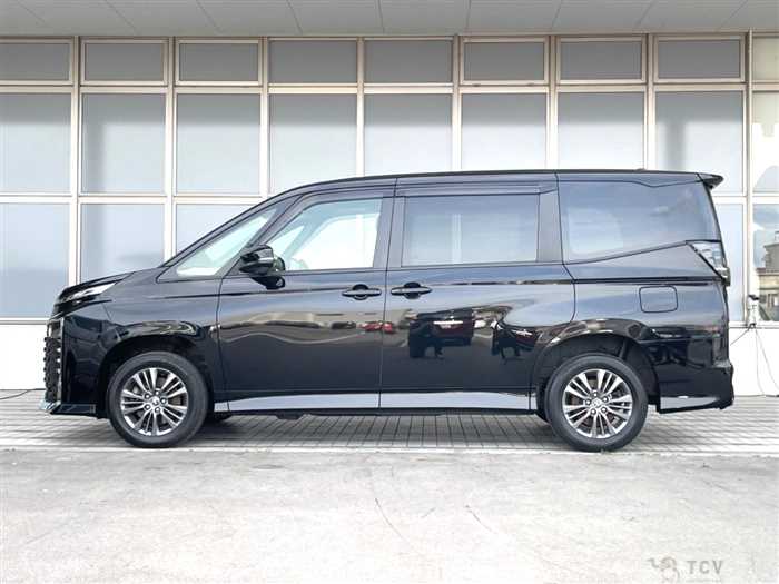 2022 Toyota Voxy
