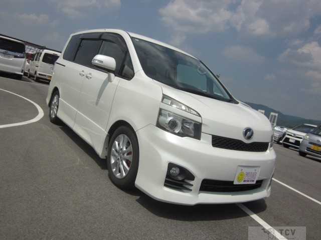 2013 Toyota Voxy