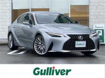 2021 Lexus IS