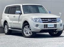 2012 Mitsubishi Pajero