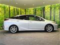 2017 Toyota Prius PHV