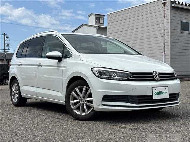 2017 Volkswagen Golf Touran