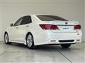 2013 Toyota Crown Hybrid